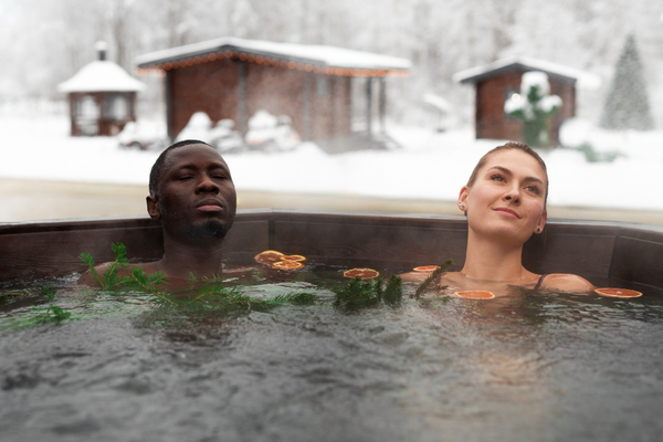 Couple having a nice cold exposure